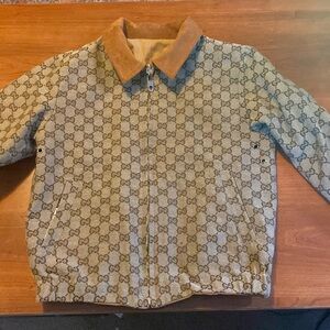Youth Gucci jacket. Size 6. Too little. In excellent condition!